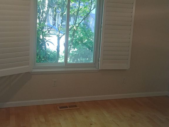 4th image of 23029 NE 29th St