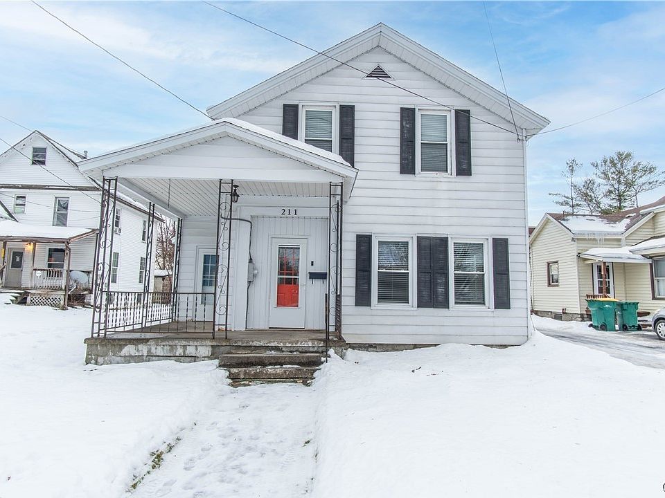 1st image of 211 W Lynde St