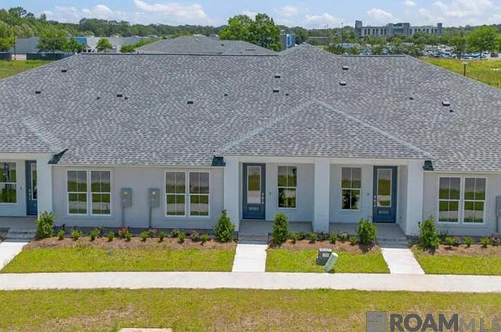 3 bed, 1441 sqft, $2,100 — Photo 3