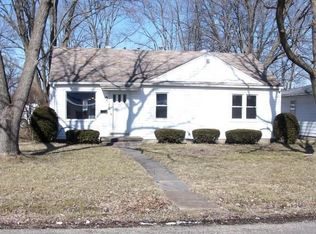 1404 E Chestnut St, Olney, IL 62450