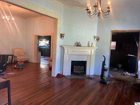 4th image of 604 Chisum St