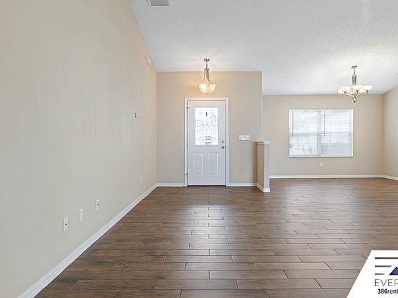 5th image of 39 Firethorn Ln