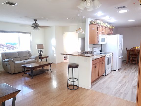3rd image of 2680 Corbusier Dr