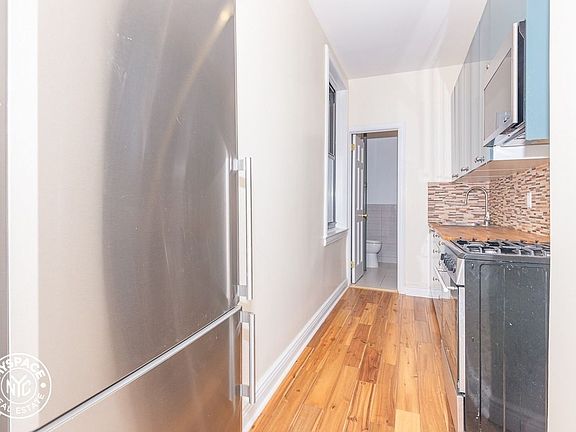 3rd image of 1356 Pacific St #9J