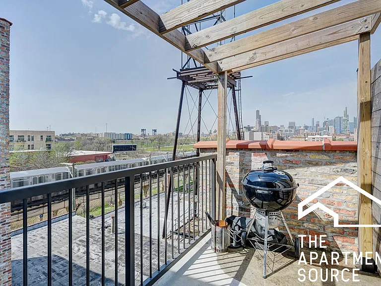 2250 S Wabash Ave #5 — Photo 9