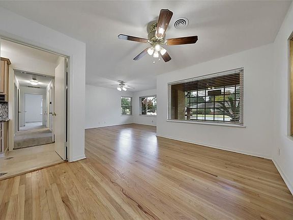 5th image of 1930 Brimberry St