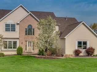 1863 Catkin Cir, Chesterton, IN 46304