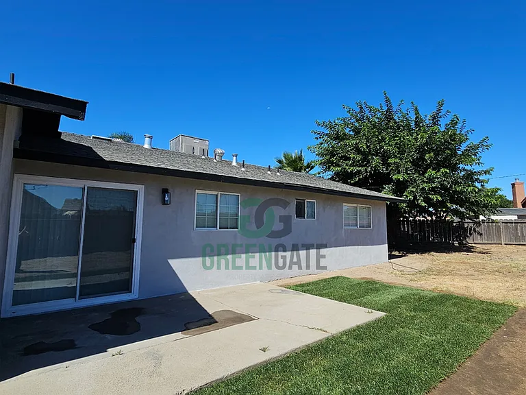 901 Valente Way — Photo 36