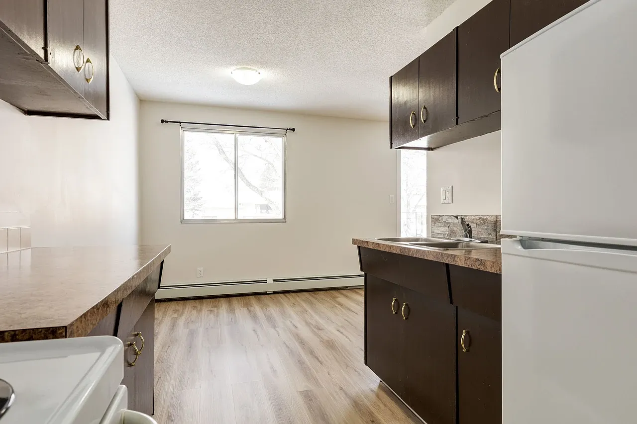 Valhalla Apartments — Photo 2