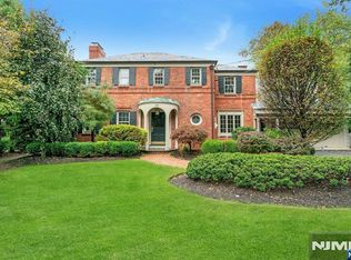 39 Wyncote Rd, Ho Ho Kus, NJ 07423