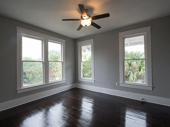 Ample space for King size bedroom set.