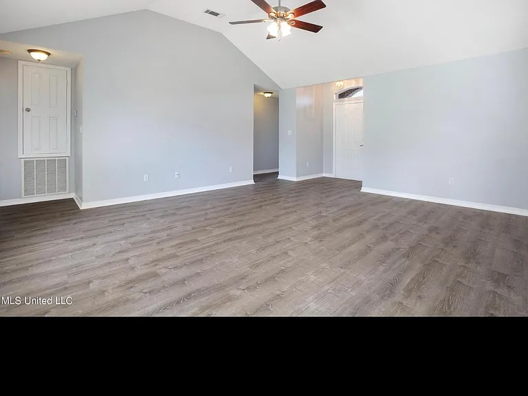 10483 Steeplechase Dr — Photo 10