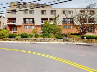1 Valley Rd APT 105, Stamford, CT 06902