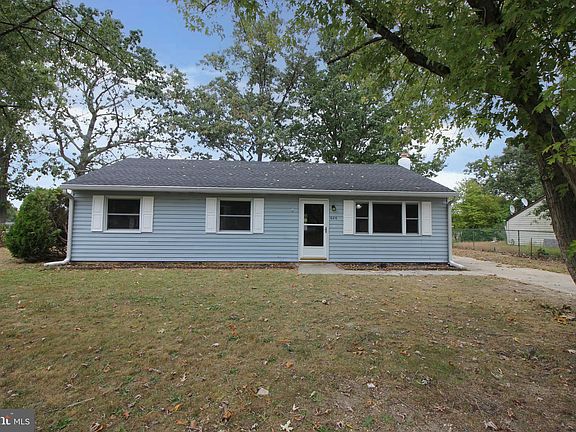 3rd image of 606 Arlene Dr