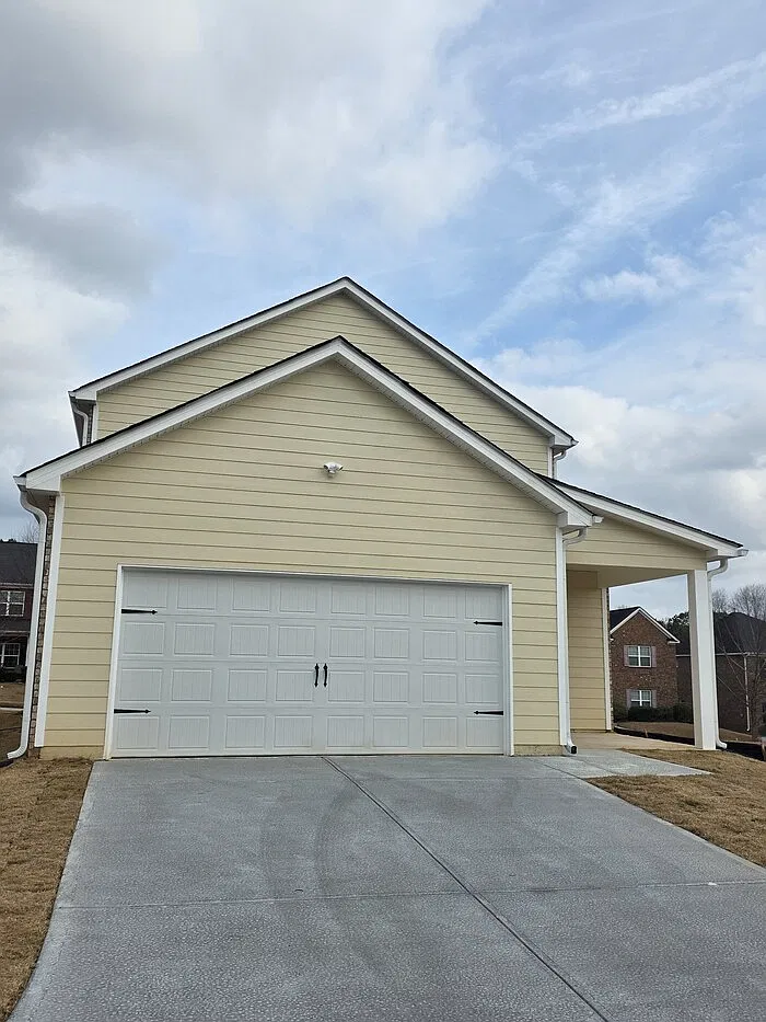 5 bed, 3.0 bath, $2,800 — Photo 2