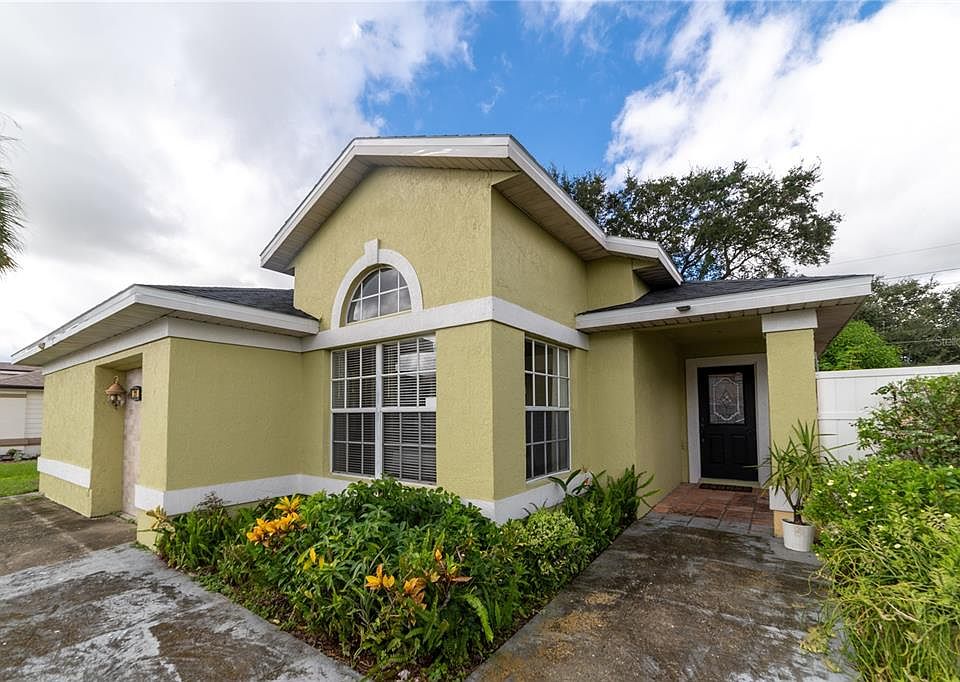1st image of 211 Hidden Springs Cir