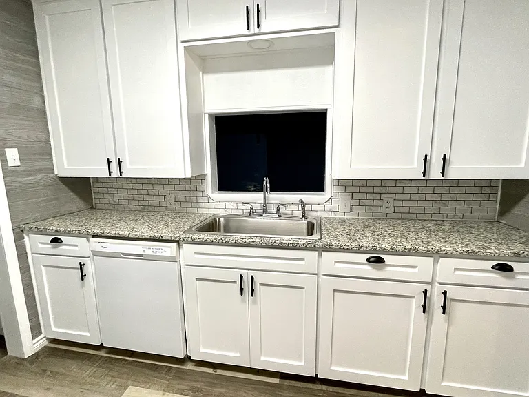 61 15th Ave NW — Photo 3