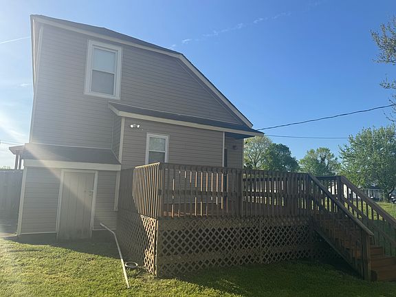 3rd image of 2435 Parkview Ave