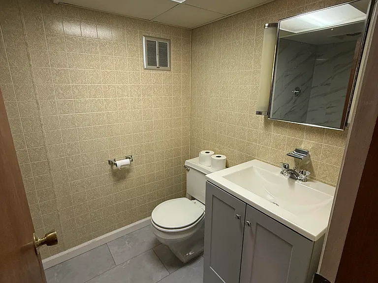 752 Dartmouth St — Photo 16