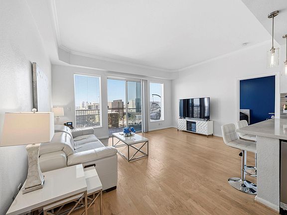 2nd image of 3505 Sage Rd Unit 1905