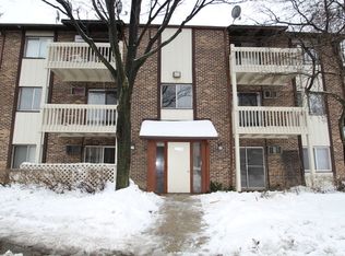 2298 Nichols Rd APT C, Arlington Heights, IL 60004