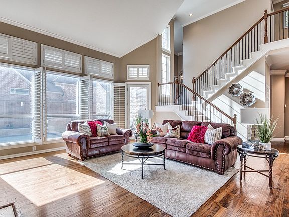 4th image of 5928 Broadmoor Dr