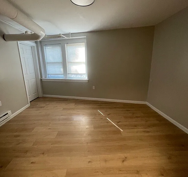 405 Main St