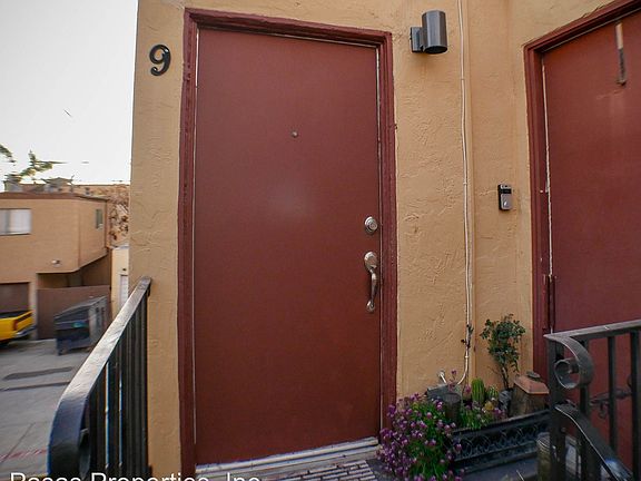 4th image of 3670 43rd St APT 9