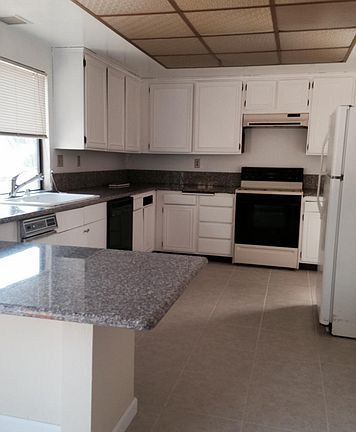 4360_Fallbrook_kitchen_10012014