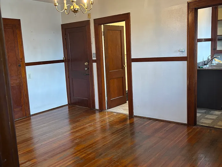 74 Roosevelt Ave — Photo 4