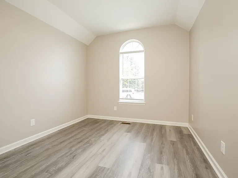2431 English Hill Dr — Photo 13