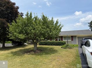 38 New Rd, Kendall Park, NJ 08824