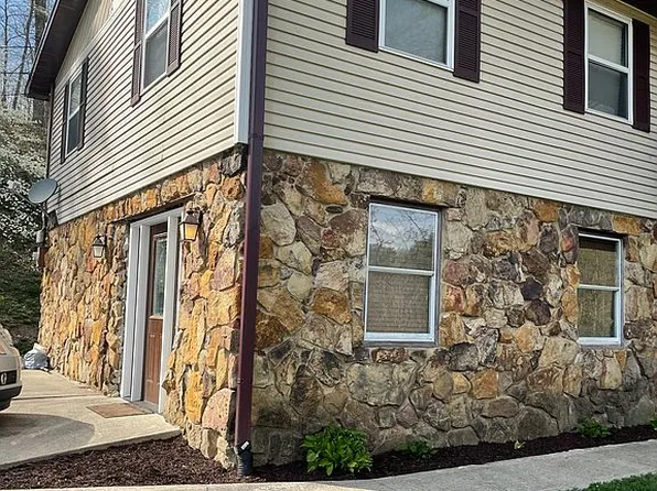 5688 Fort Gay Rd, Fort Gay, WV 25514