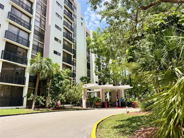 17011 N Bay Rd APT 117, Sunny Isles Beach, FL 33160
