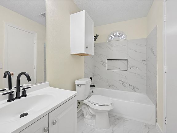 4th image of 113 Bridlegate Dr