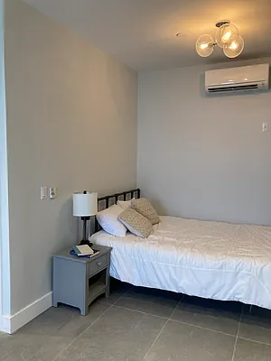 Rented by PREMIUM US INC | media 12