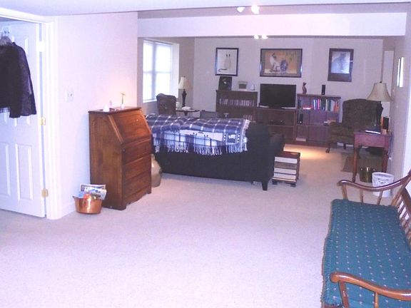 LR does not come furnished