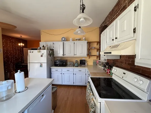 33 Kent St APT 3, Brookline, MA 02445
