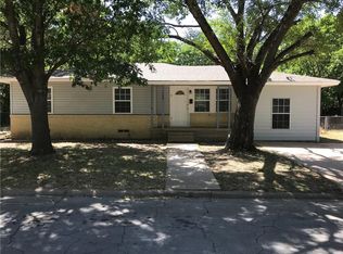 108 Savannah St, Waxahachie, TX 75165