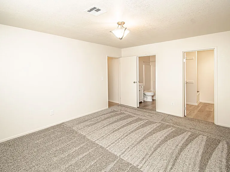 Georgia Avenue Apts — Photo 9