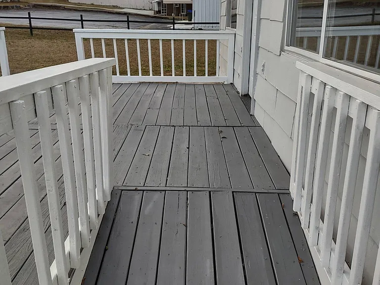 1020 S Main St NE — Photo 11