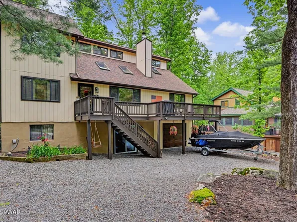 12 Underwood Ln, Lake Ariel, PA 18436
