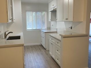 820 Center St APT 5, Costa Mesa, CA 92627