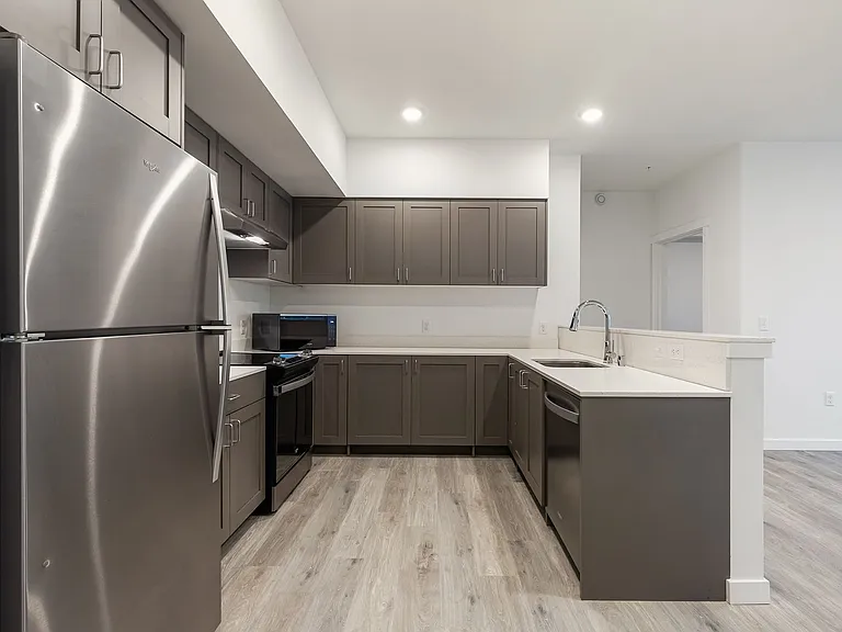 City Gate Apartments — Photo 110