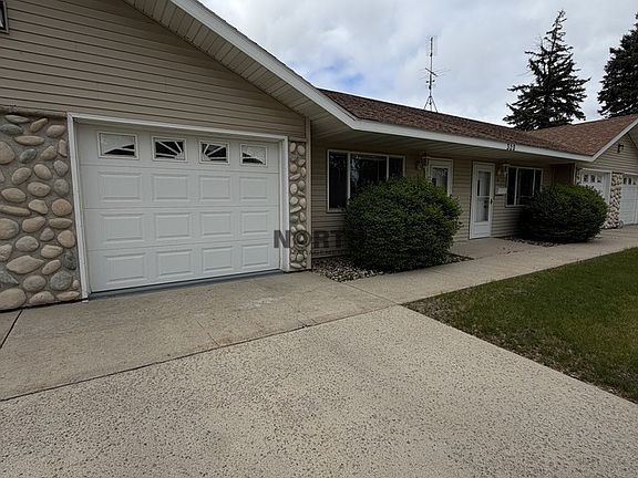 2nd image of 320 Irving St
