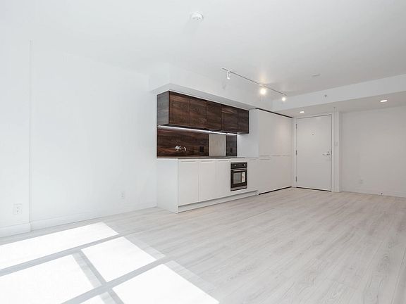 3rd image of 1133 Hornby St #501