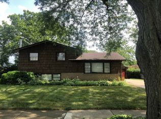 267 N Fairlawn Ave, Mundelein, IL 60060