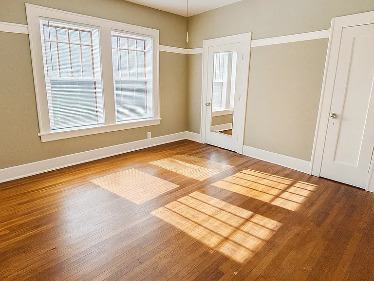 1115 W 22nd St #1/2 — Photo 12