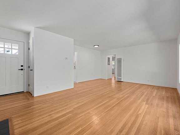 3rd image of 476 Waverley St