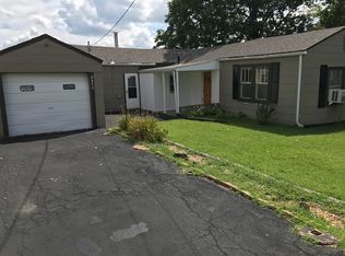 8832 Powell Ave, Saint Louis, MO 63144